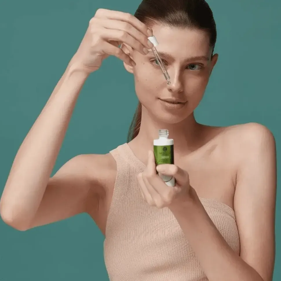 BasicLab Esteticus, antyoksydacyjne serum wyrównujące z witaminą C 15%, 30 ml