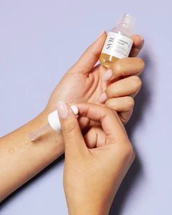 SVR Ampoule Relax, skondensowane serum pod oczy o działaniu odprężającym i regenerującym, 15 ml